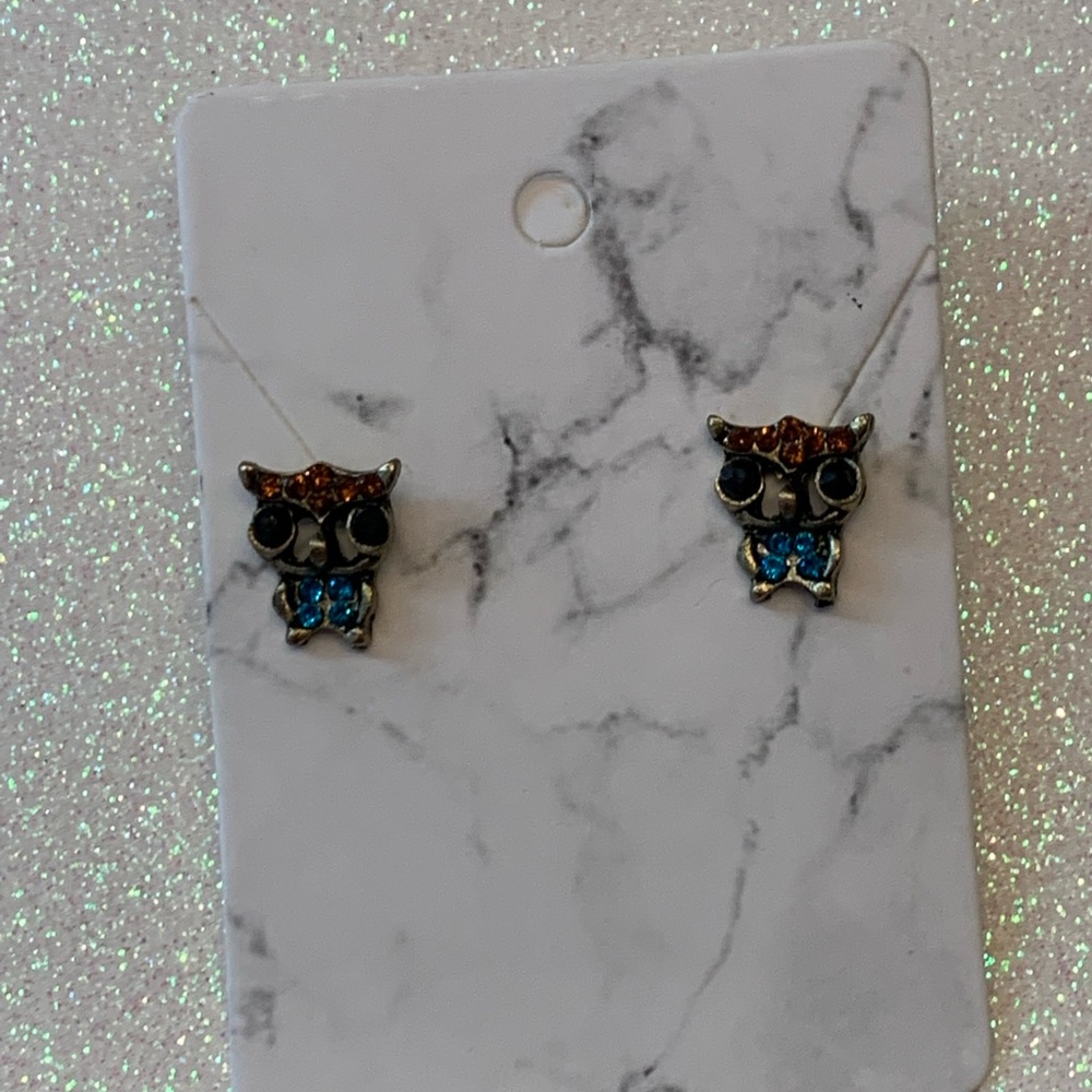 Earring stud set - Picture 2 of 2